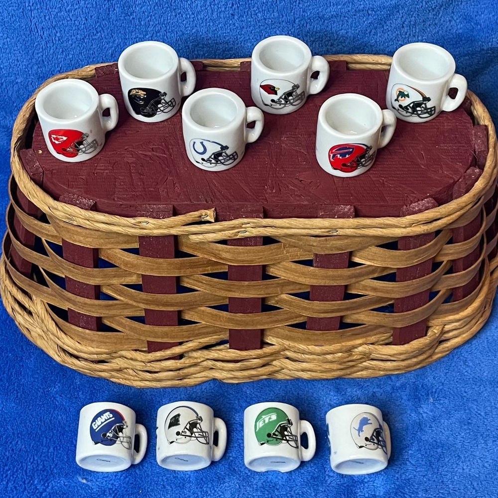 VINTAGE 10 Mini NFL Team Coffee Cups (from 90s gumball machine)